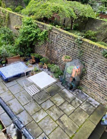 Spacious studio within a period house and access to garden  Oakley Square, Camden / Regents Park